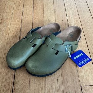Birkenstock clogs.  Women’s, size 40/8